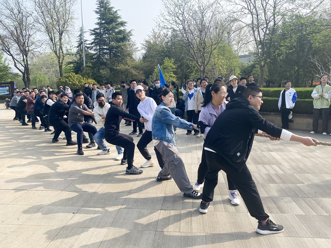 赴春日之約-環(huán)球軟件開(kāi)展“擁抱自然·迎接春天”團(tuán)建活動(dòng)